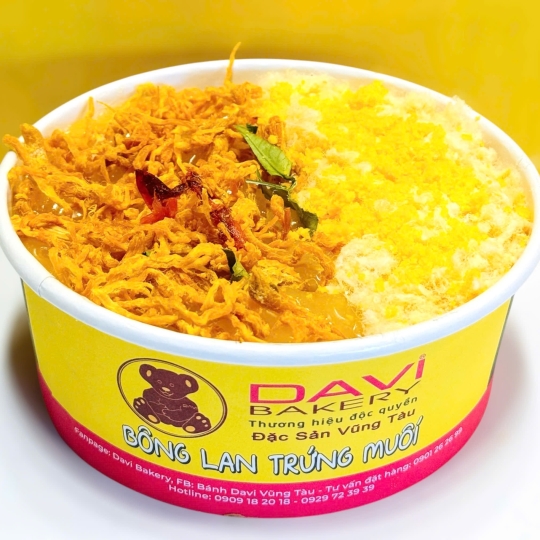 Bông lan trứng muối khô gà